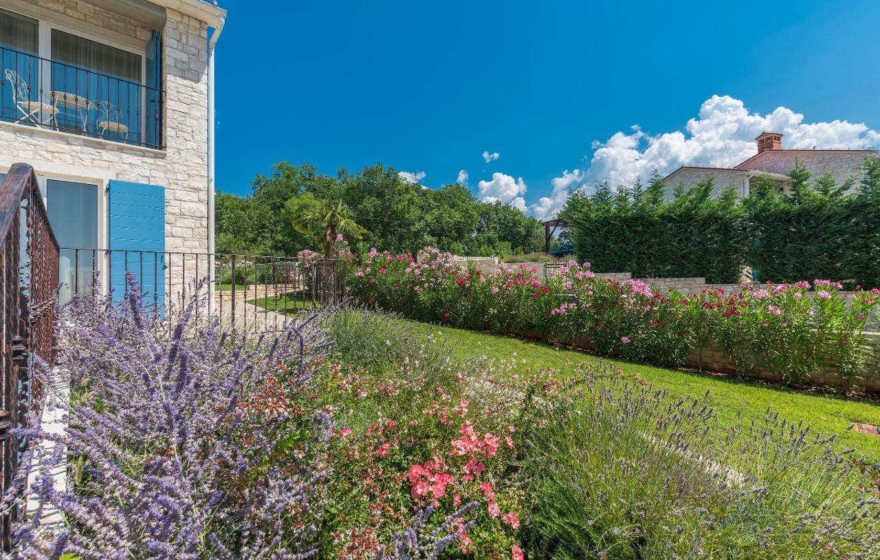 Villa Sterpazzi - Near Porec With Sea View, Private Jacuzzi, Sauna And Pool Visnjan Bagian luar foto