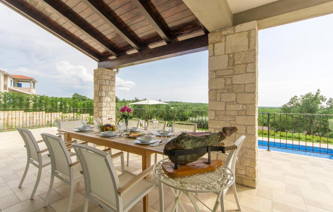 Villa Sterpazzi - Near Porec With Sea View, Private Jacuzzi, Sauna And Pool Visnjan Bagian luar foto